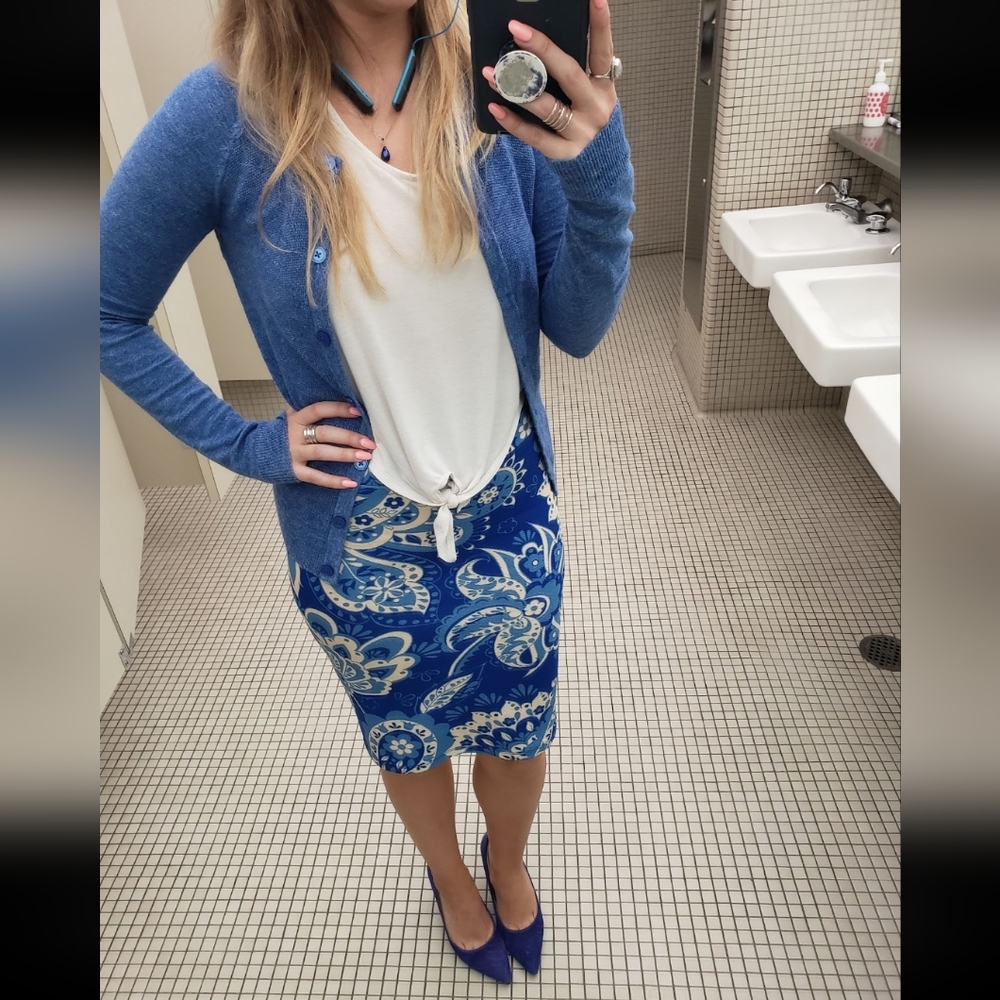 Cardigan - Picture 7 of 7